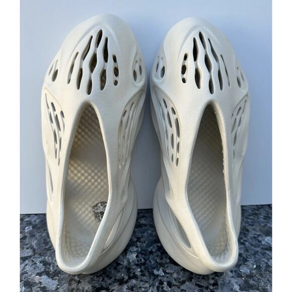 Adidas Yeezy Foam RNNR Shoes Mens Size 7 US Sand Slip On EVA Slides main image 8
